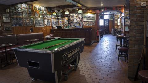 Mike the Pies pool table 