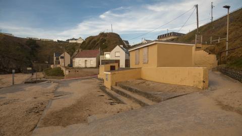 Ballybunion beach shops