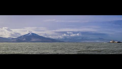 Fenit lighthouse ocean view 