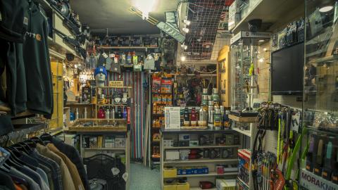 Benners Hardware interior 